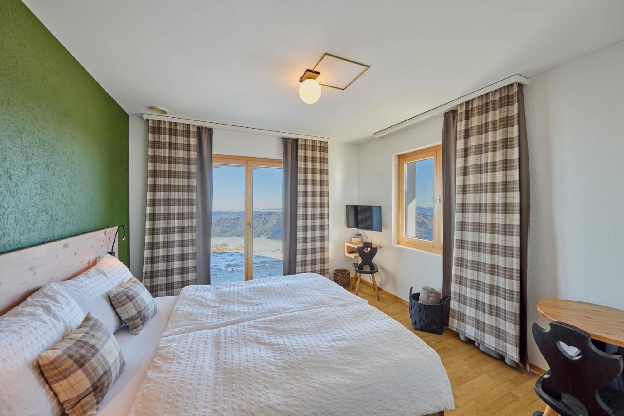 שטוז Fronalpstock Hotel & Restaurant מראה חיצוני תמונה